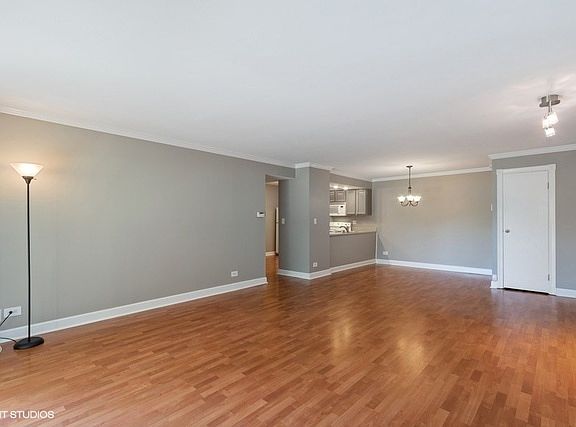 3rd image of 4406 Euclid Ave APT 1C