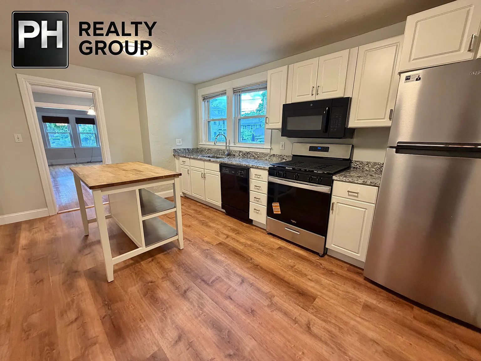 2 bed, 1200 sqft, $2,800 — Photo 2