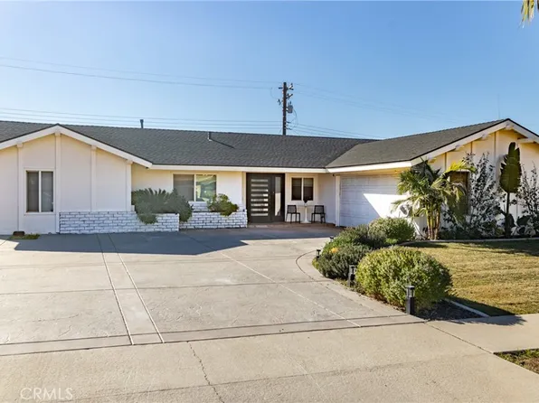 27483 Stratford St, Highland, CA 92346