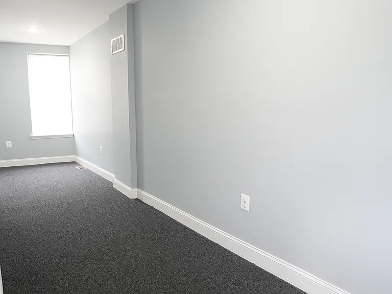 321 Loneys Ln — Photo 10