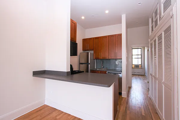 Rented by R New York | media 2