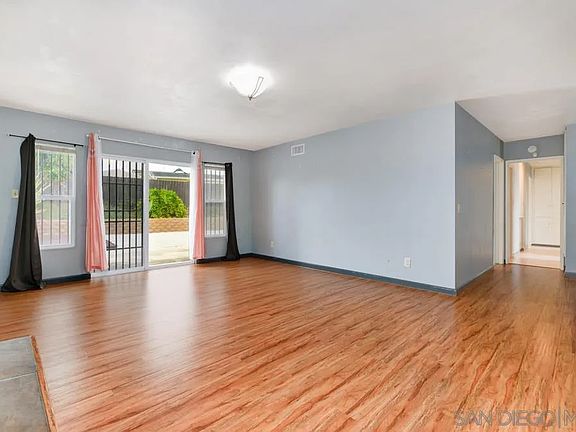 3rd image of 4972 Deaton Dr
