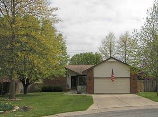 313 E Birchwood Rd, Derby, KS 67037