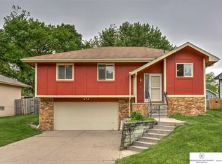 15207 T St, Omaha, NE 68137
