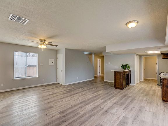 538 La Vega Dr SW 2095