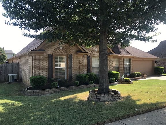 3rd image of 4832 Bloomfield Dr