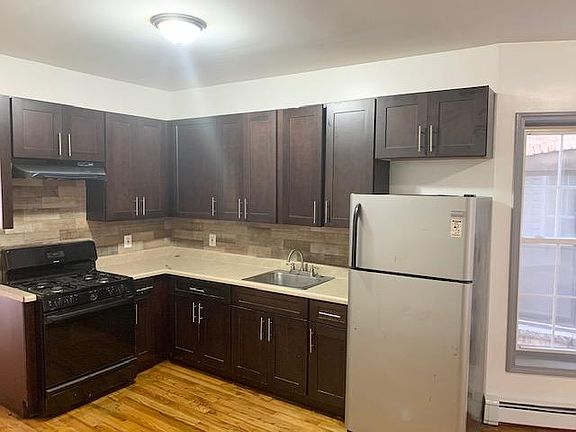 2nd image of 617 Bramhall Ave APT 4