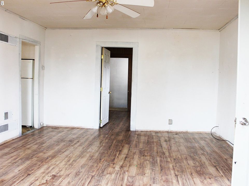 2nd image of 1040 Dewey Ave