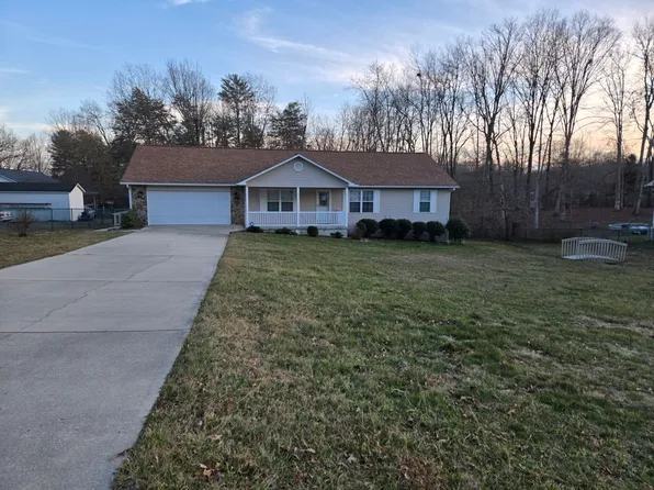 39 Calloway Dr, Crossville, TN 38555