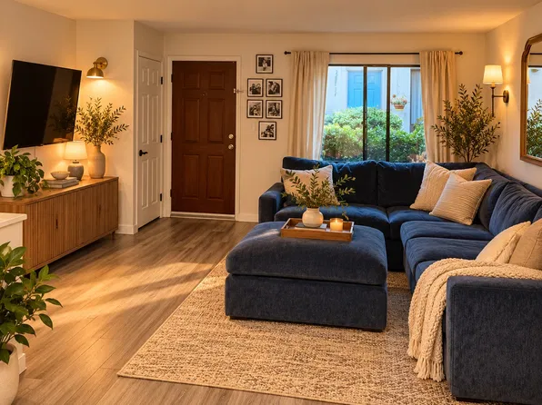8463 Via Mallorca Unit 17, La Jolla, CA 92037