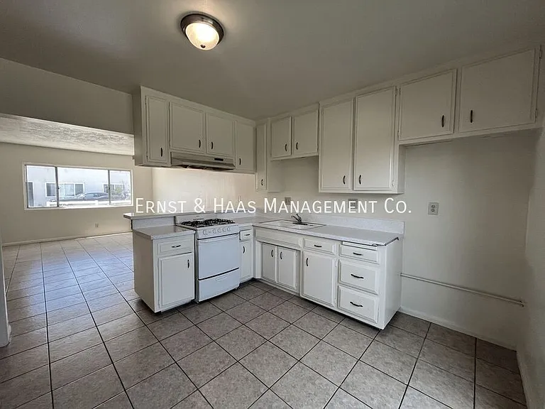 5940 Atlantic Ave #C — Photo 2
