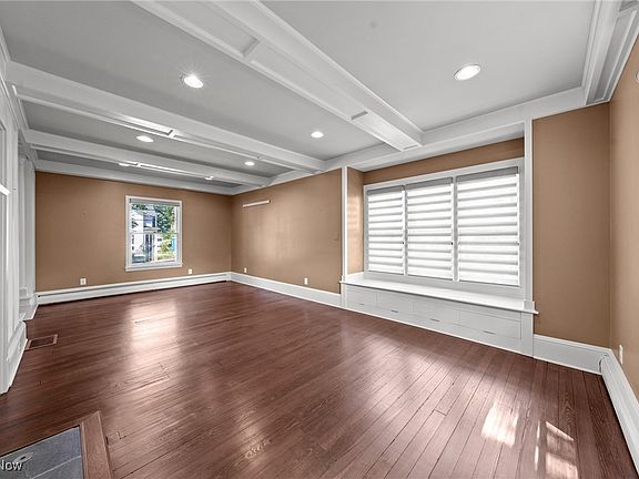 5th image of 49 Church St
