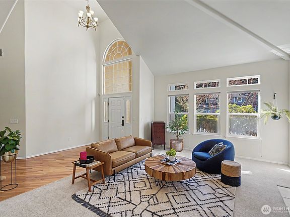 3rd image of 3104 Cedrona Drive NW