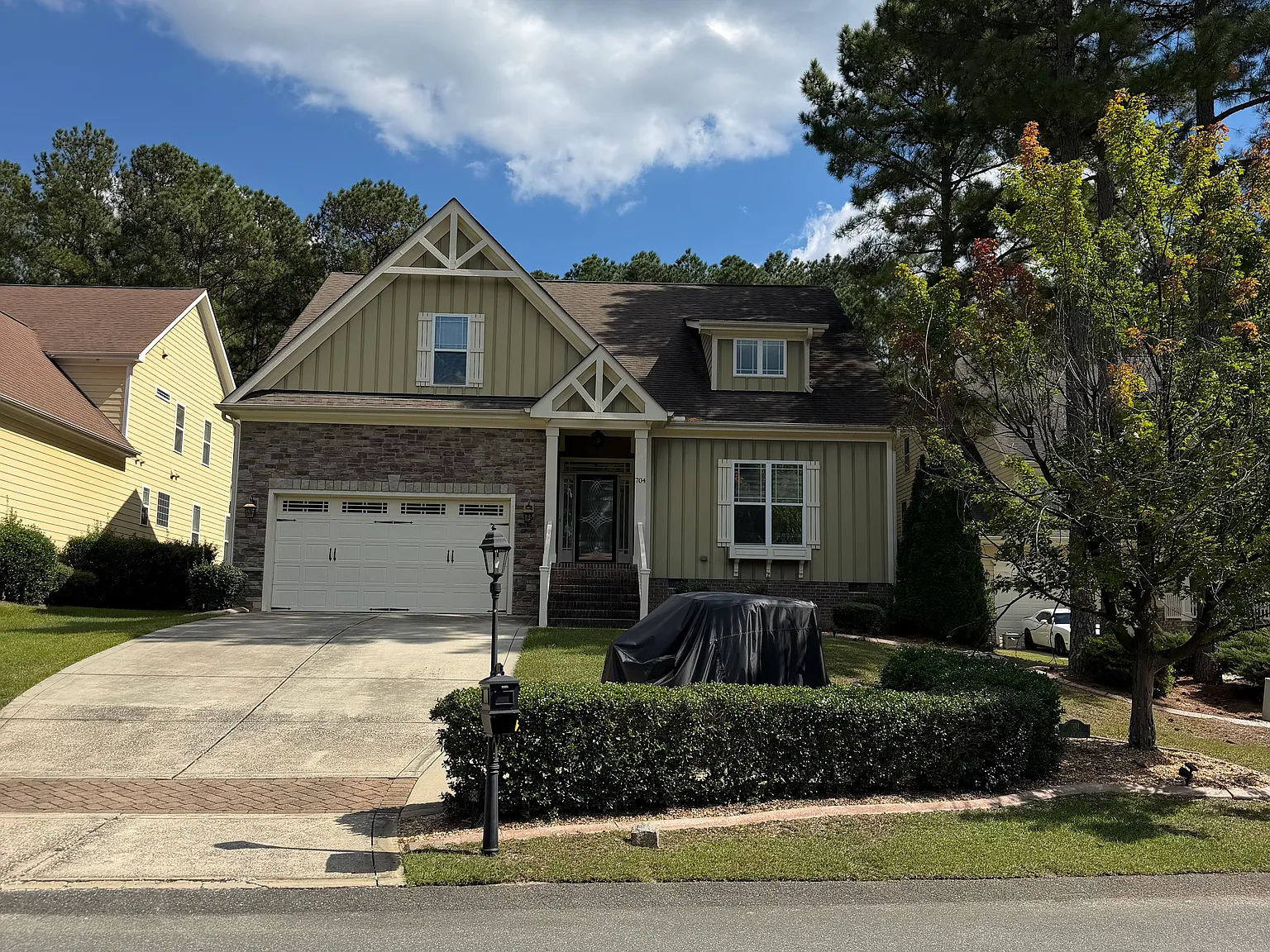 5 bed, 3326 sqft, $2,850 — Photo 2