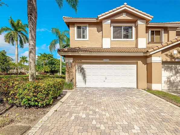 15853 SW 10th St, Hollywood, FL 33027