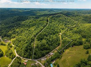 25 Veranda Ln, Elkview, WV 25071
