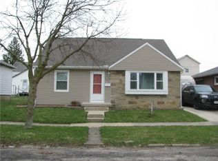 404 S Perry St, Wapakoneta, OH 45895