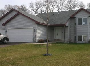 2042 Garfield St S, Cambridge, MN 55008