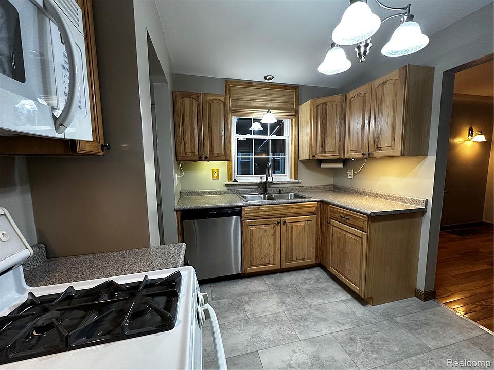 12748 Argyle St, photo 24