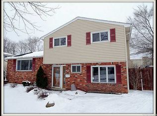58 Sudbury Ln, Amherst, NY 14221