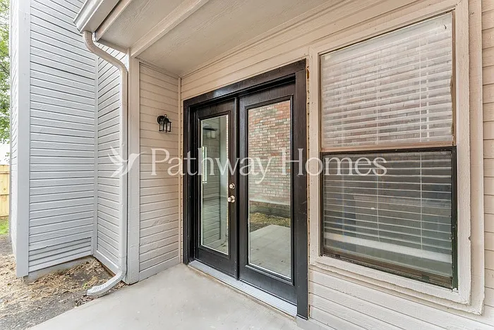 Building Photo - 920 Fairbanks Cir