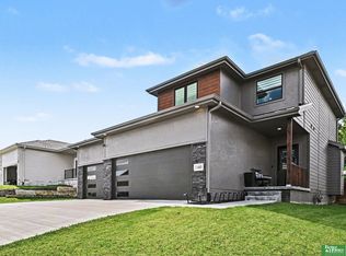 11605 Potter St, Omaha, NE 68142