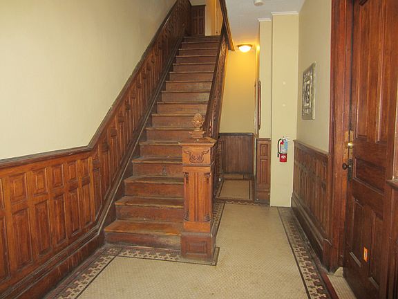 3rd image of 399 S Main St #3