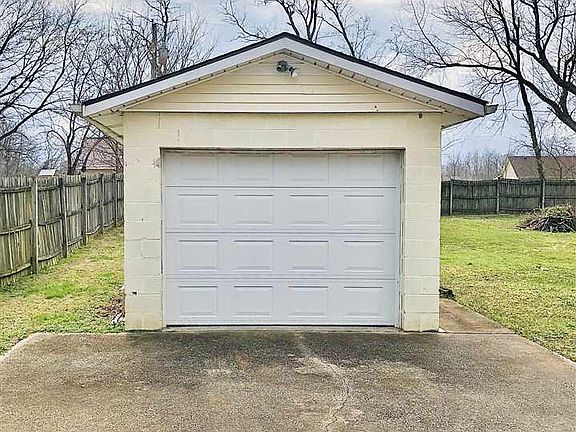 3rd image of 181 Birdland Dr
