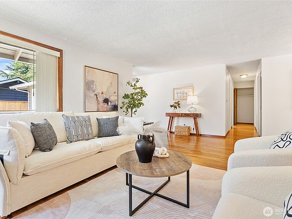 5th image of 15740 NE 1st Street