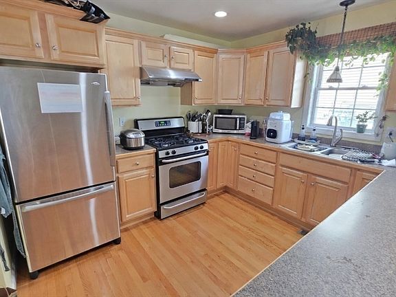 3rd image of 42 Castine St