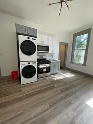 1148 Summit Avenue, #4