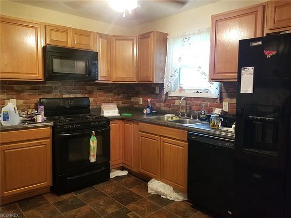 4th image of 901 Virginia Ave