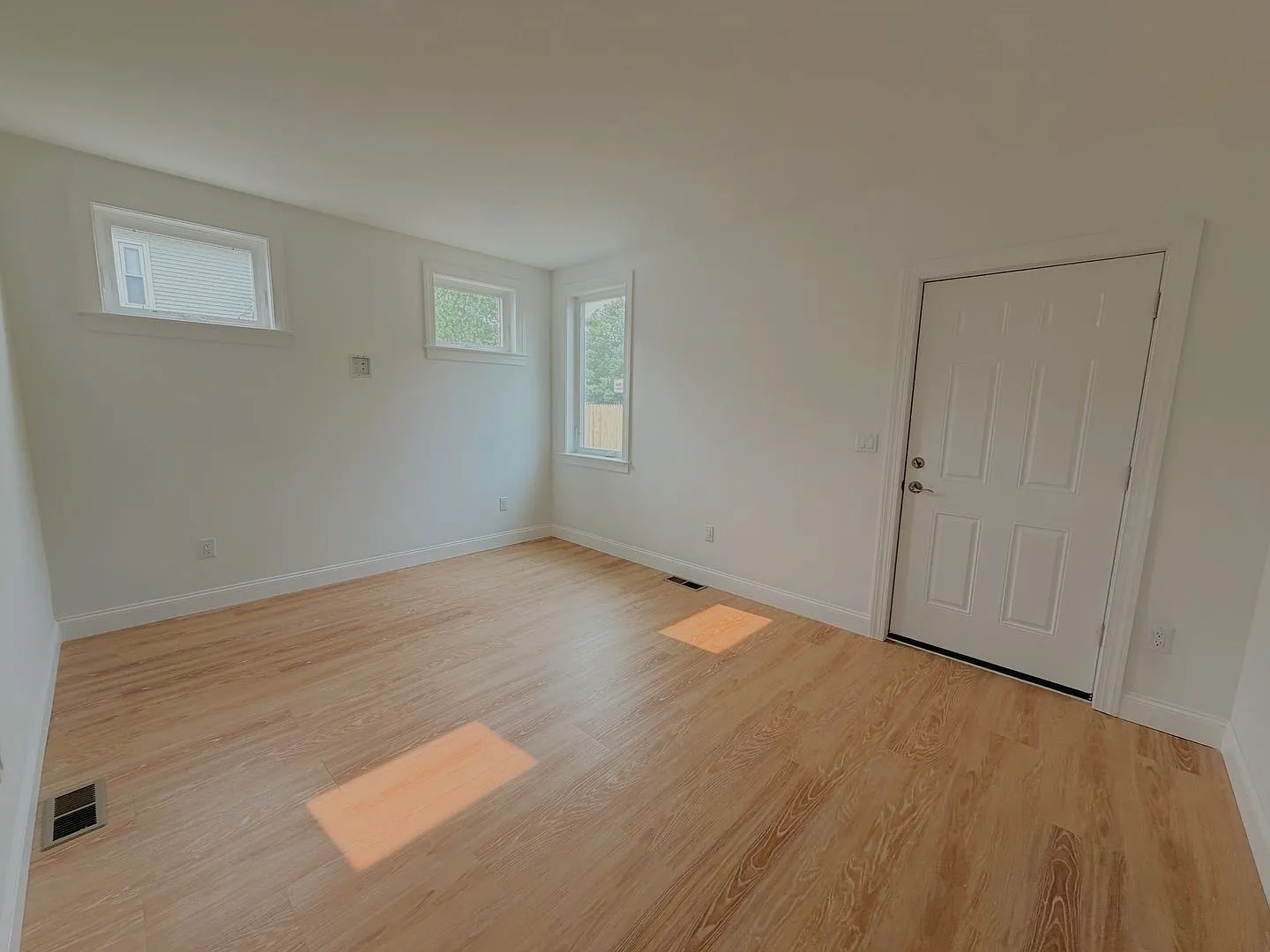 25 Forest Place — Photo 2