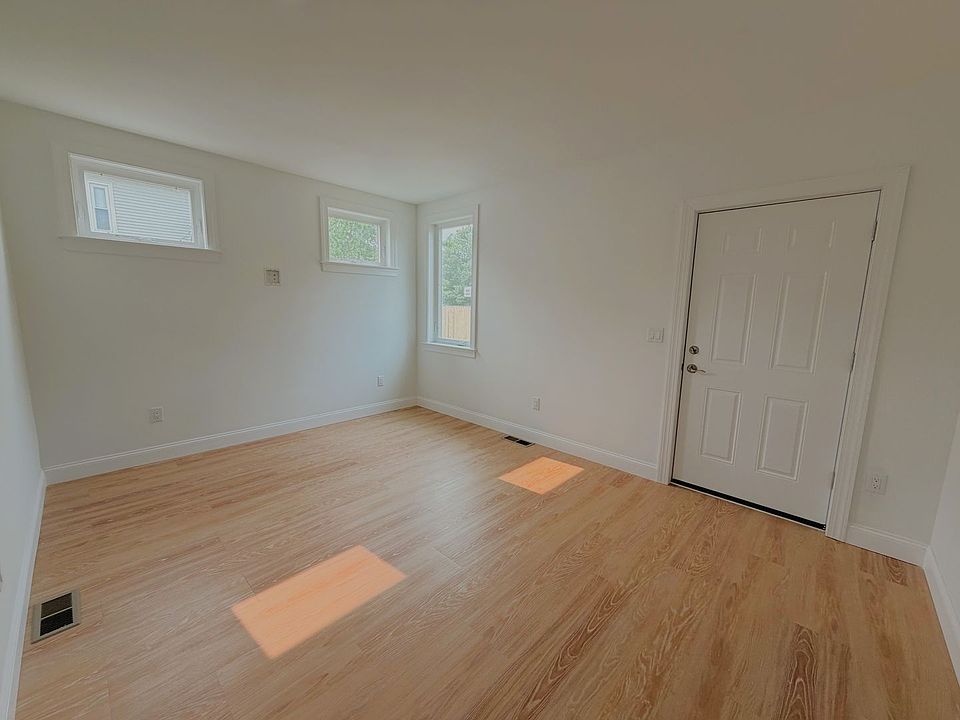 2nd image of 25 Forest Pl