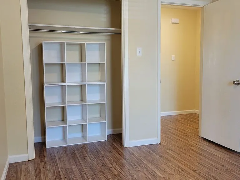 1229 Preswick Cir — Photo 10
