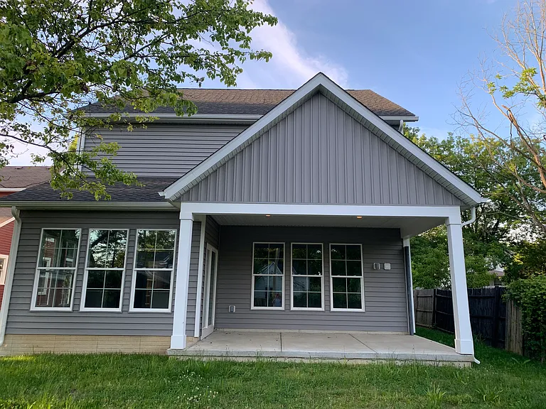 60 Oak St — Photo 3