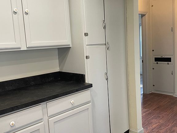 2nd image of 3511 Bells Ln