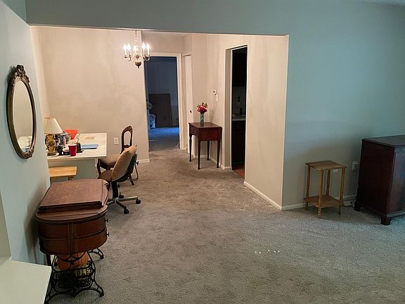 2nd image of 878 College Pkwy #1