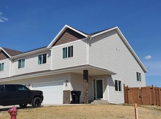 100 8th St NW, Watford City, ND 58854
