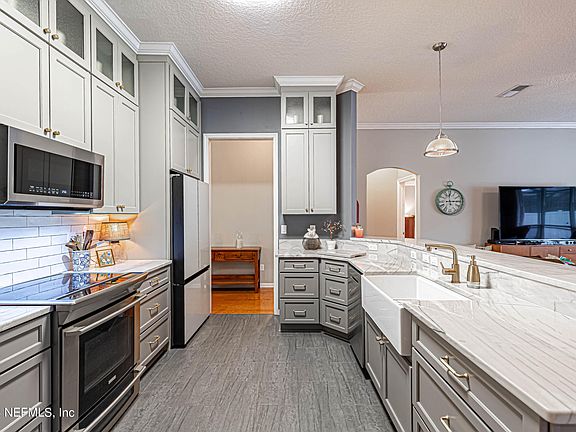 5th image of 2837 PRATT Place