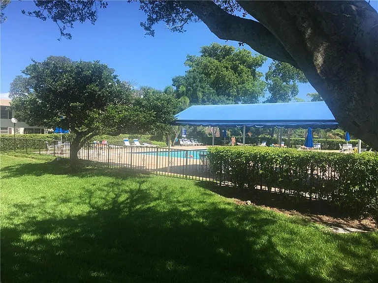 2851 S Palm Aire Dr #309 — Photo 9