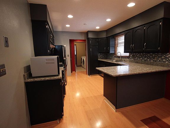 3rd image of 2525 Marjorie Dr