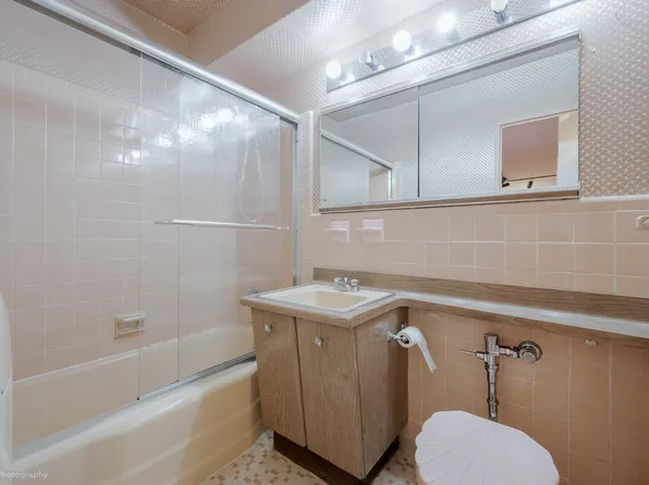 52-30 39th Drive image 6 of 12