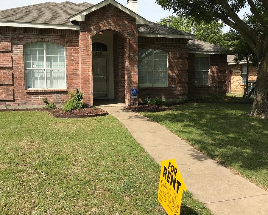 1st image of 819 Nafus St