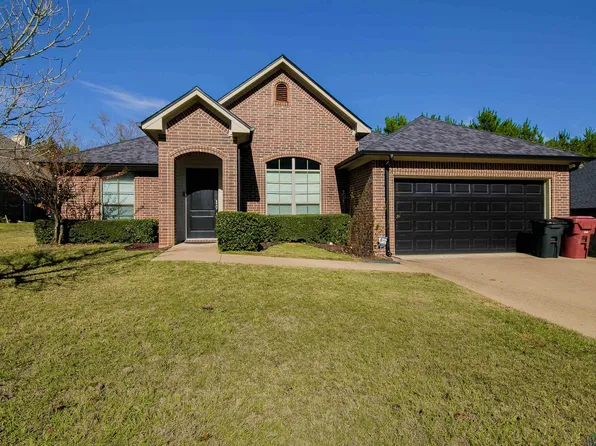 305 Bois D Arc St, Hallsville, TX 75650