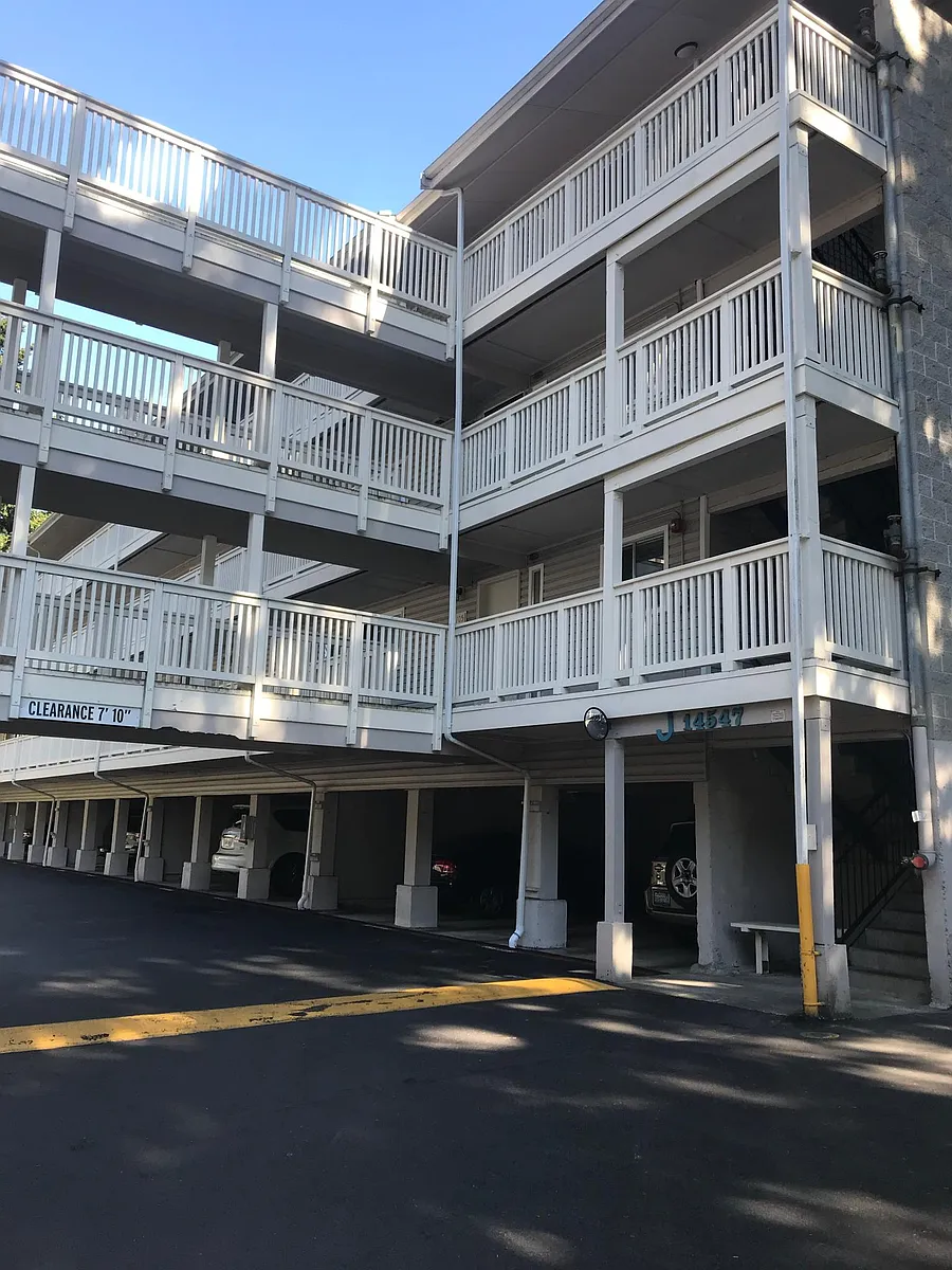 Building Photo - 14547 NE 40th St #J105