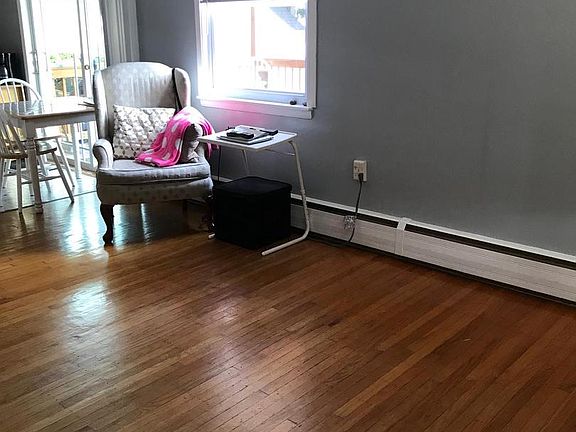 4th image of 1015 E Lycoming St