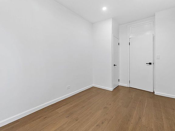 4th image of 237 W 72nd St APT 3R