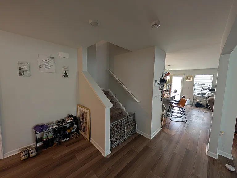 Downstairs/upstairs entryway