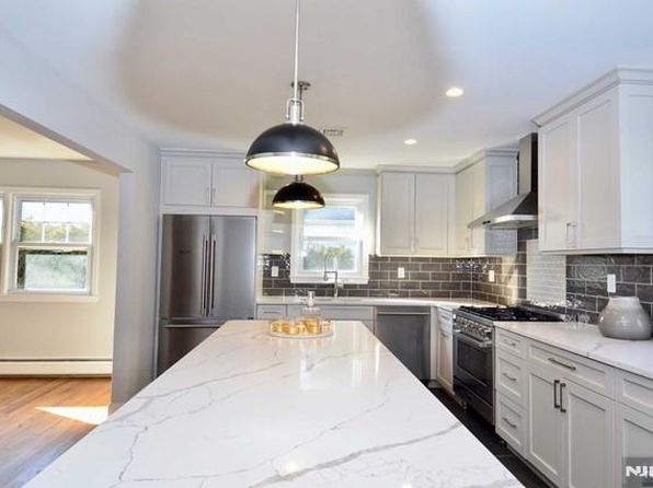 32 Oshaughnessy Ln